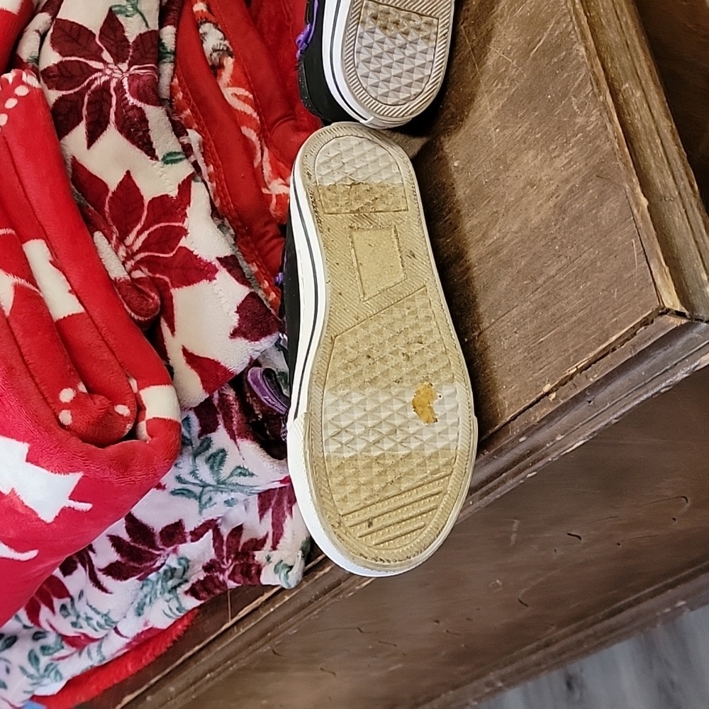 Shoes - Picture 4 of 5